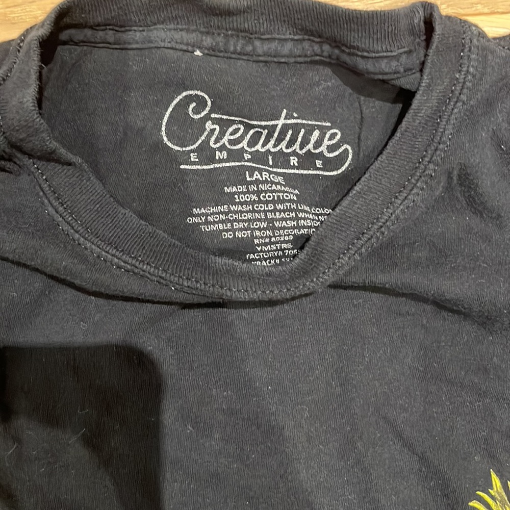 Simple t-shirt - Picture 3 of 4